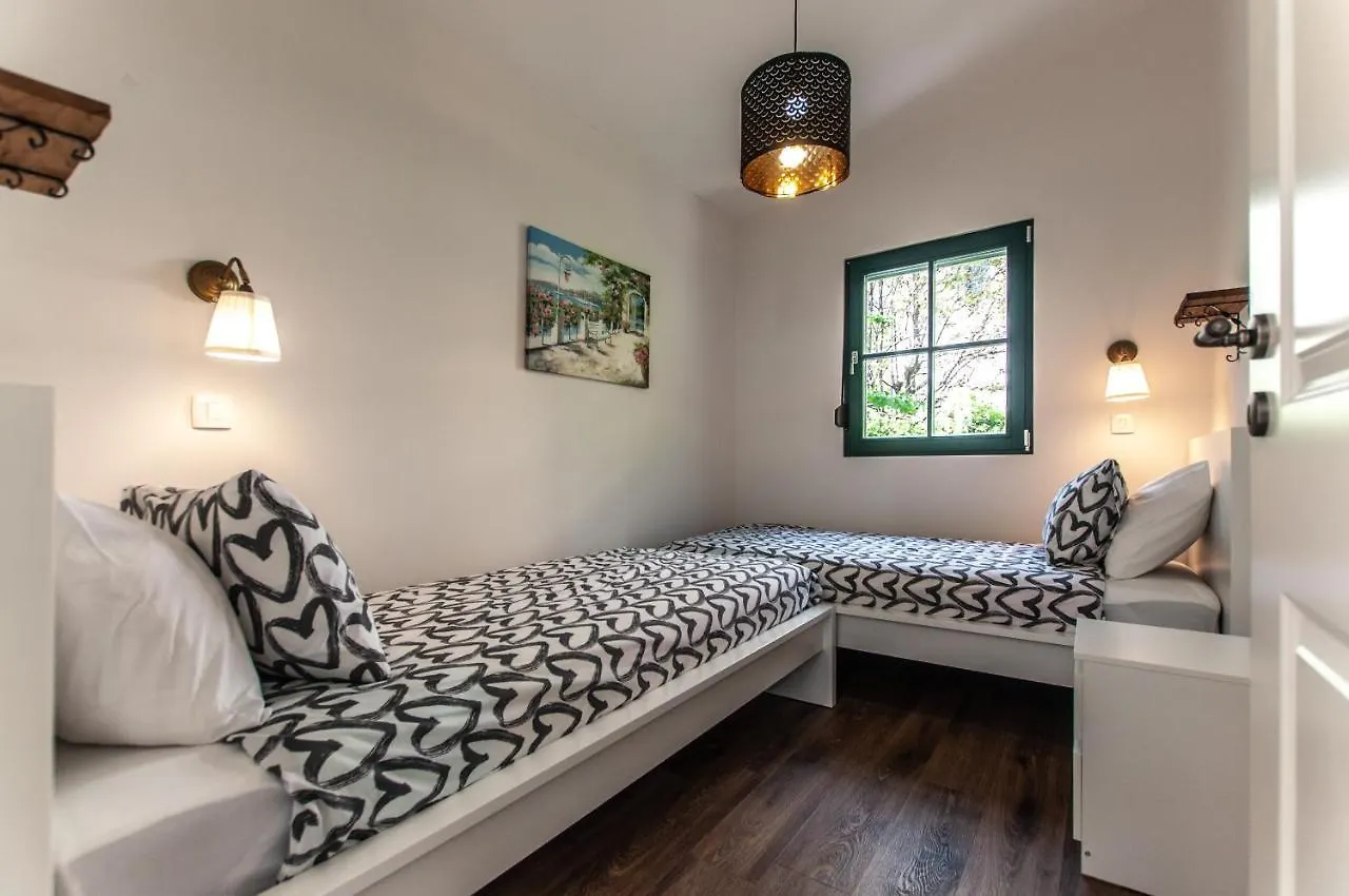 Entire House In The Center Of Ljubljana - Free Parking - Dragon Garden Pavilion Ljubljana Homestay
